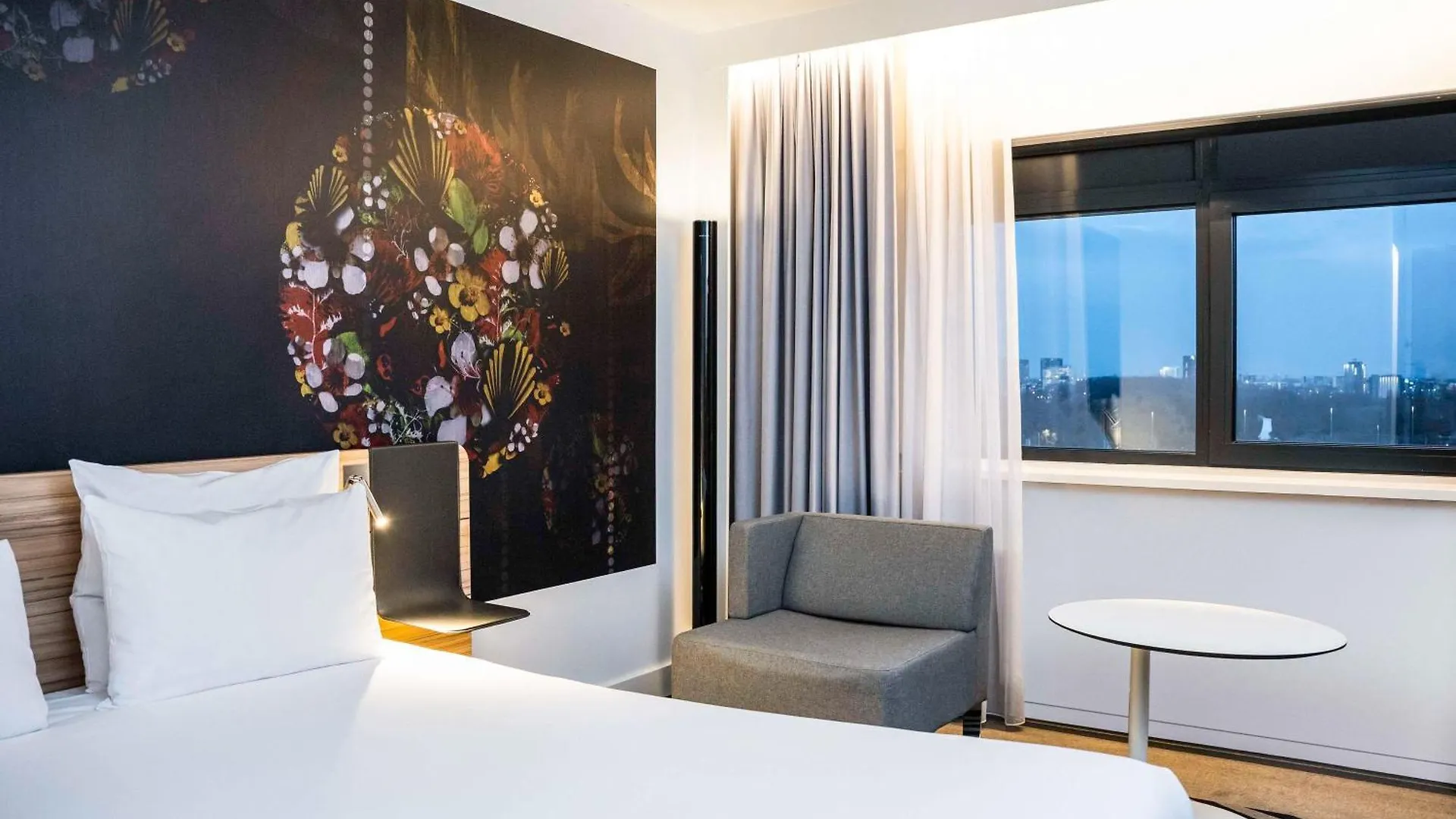 Novotel Amsterdam City Hotel